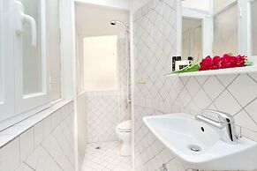 Cozy Tritone - My Extra Home