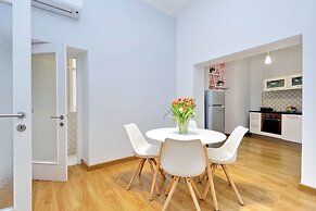 Cozy Tritone - My Extra Home