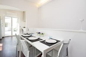 Crispi Luxury Apartments with Terrace - My Extra Home