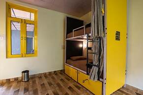 The Hosteller Bir