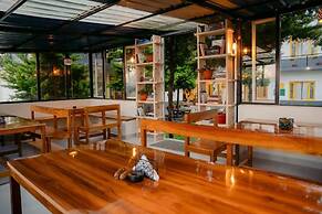 The Hosteller Bir