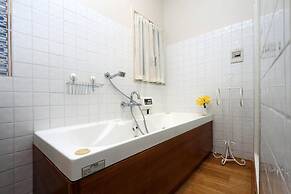 Farnese Charme - My Extra Home