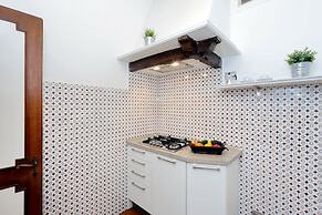 Giulia Charme - My Extra Home