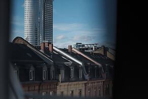 The sQuare Hotel