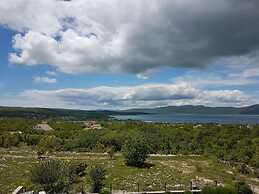 Blue Lake Luxury Accommodation