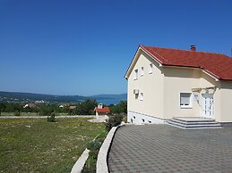 Blue Lake Luxury Accommodation