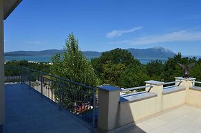 Blue Lake Luxury Accommodation