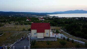 Blue Lake Luxury Accommodation