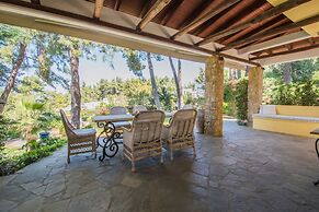 Calypso by halu! Sani Villas