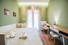 Danae Apt by halu! Apartments