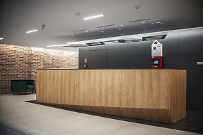 Glass House Hot Tub Apartments