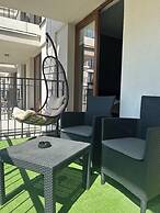 Glass House Hot Tub Apartments