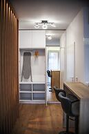 Glass House Hot Tub Apartments