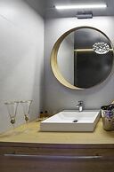 Glass House Hot Tub Apartments