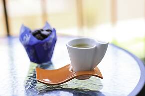 Glass House Hot Tub Apartments