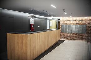 Glass House Hot Tub Apartments