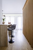 Glass House Hot Tub Apartments