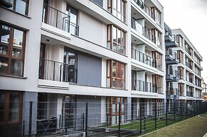 Glass House Hot Tub Apartments