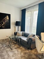 Glass House Hot Tub Apartments