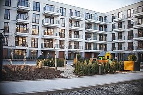 Glass House Hot Tub Apartments