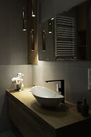 Glass House Hot Tub Apartments