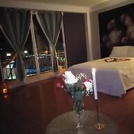 Zoila's Suite Escape