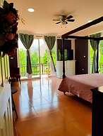Zoila's Suite Escape