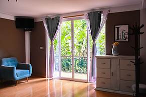 Zoila's Suite Escape