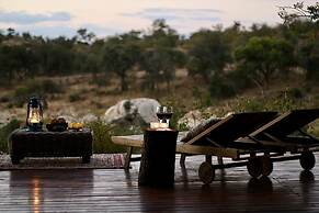 Ivory Wilderness River Rock Lodge