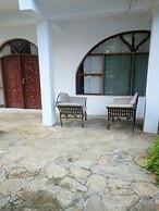 Fastcare Luxury Apartments/Villas