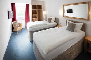 Elan Hotel
