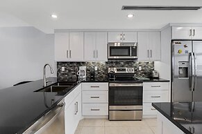 South Seas Tower 4-1204