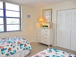 South Seas Tower 4-206