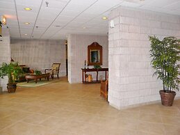 South Seas Tower 4-206