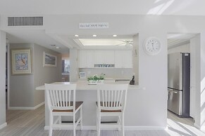 South Seas Tower 4-206