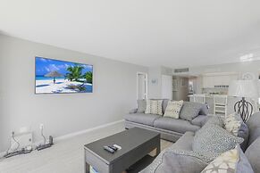 South Seas Tower 4-206