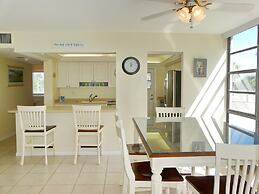 South Seas Tower 4-206