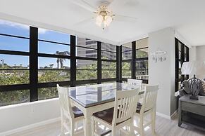 South Seas Tower 4-206