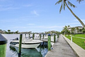 South Seas Tower 4-206