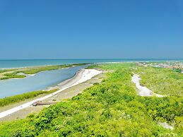 South Seas Tower 4-1510