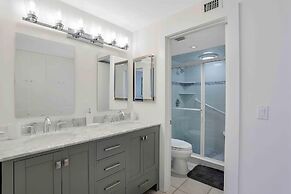 South Seas Tower 4-1209