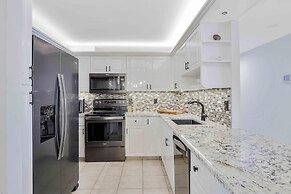 South Seas Tower 4-1209