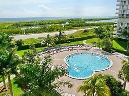 South Seas Tower 4-301