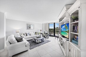 South Seas Tower 4-301