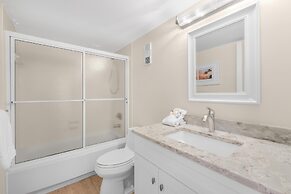 South Seas Tower 4-709