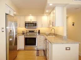 South Seas Tower 4-709