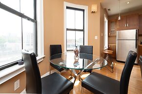 Pelicanstay in Boston Bay Village