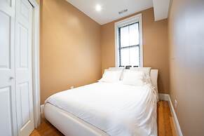 Pelicanstay in Boston Bay Village