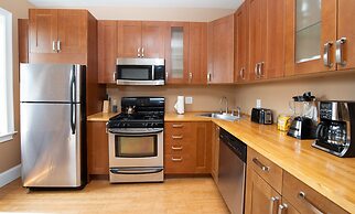 Pelicanstay in Boston Bay Village