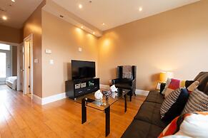 Pelicanstay in Boston Bay Village